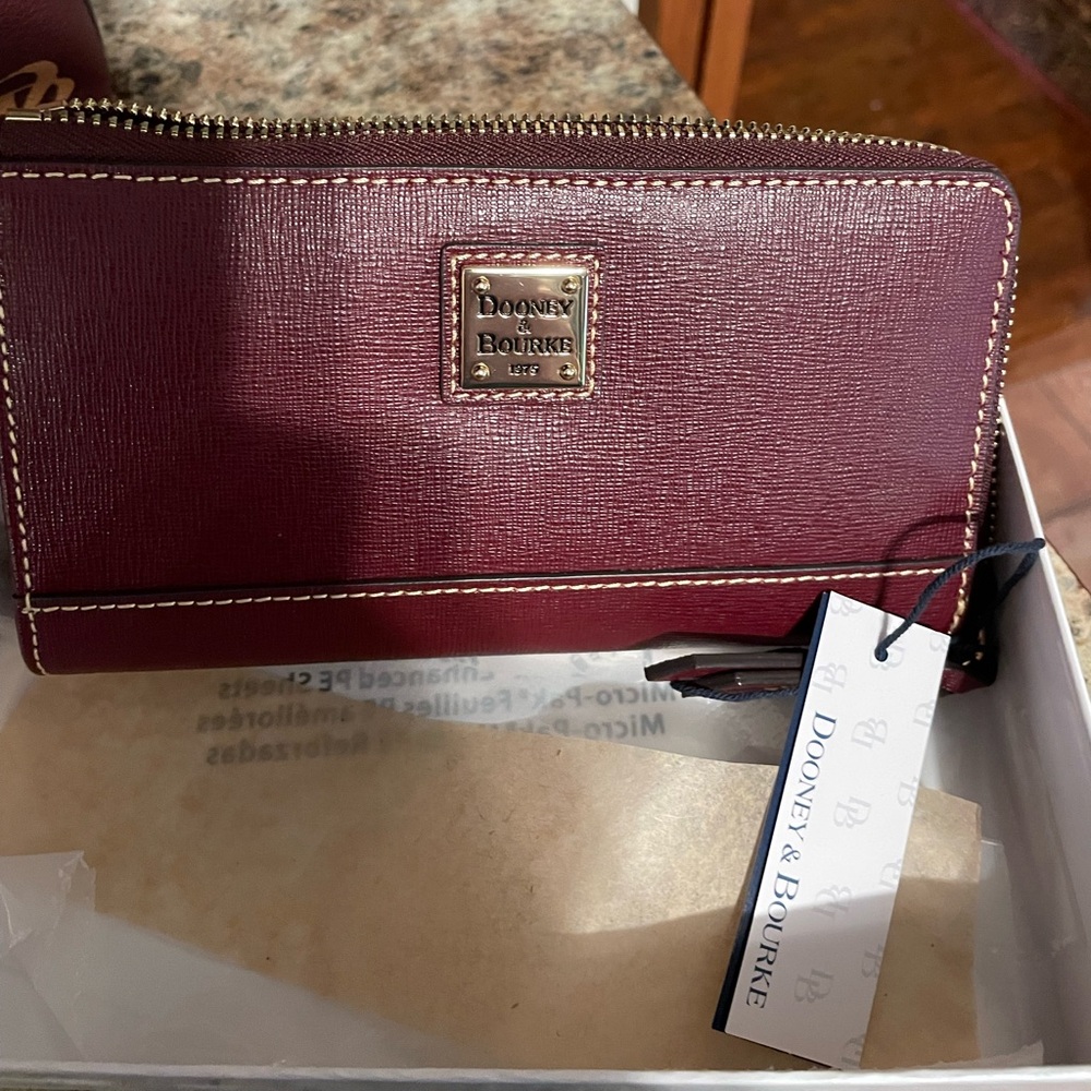 Dooney & Bourke Saffiano Folded Zip Wristlet - Burgandy